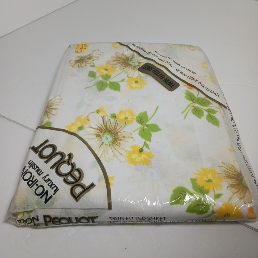 Pequot Twin Fitted Sheet Flowers Vintage NOS